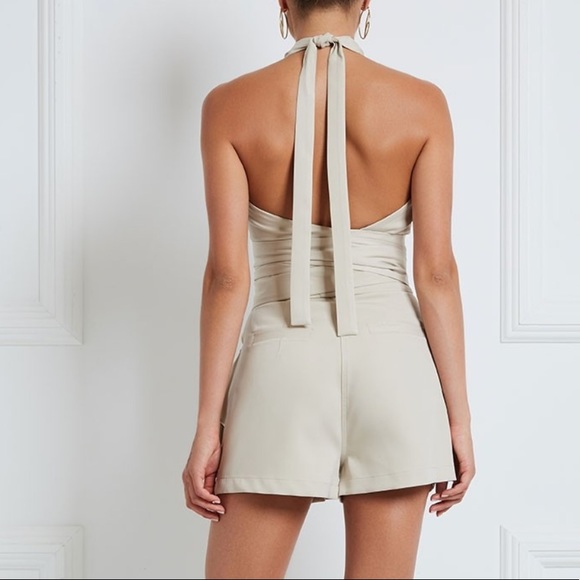 Cross HalterNeckTop wrapBelt and HighRise Shorts - Picture 3 of 12